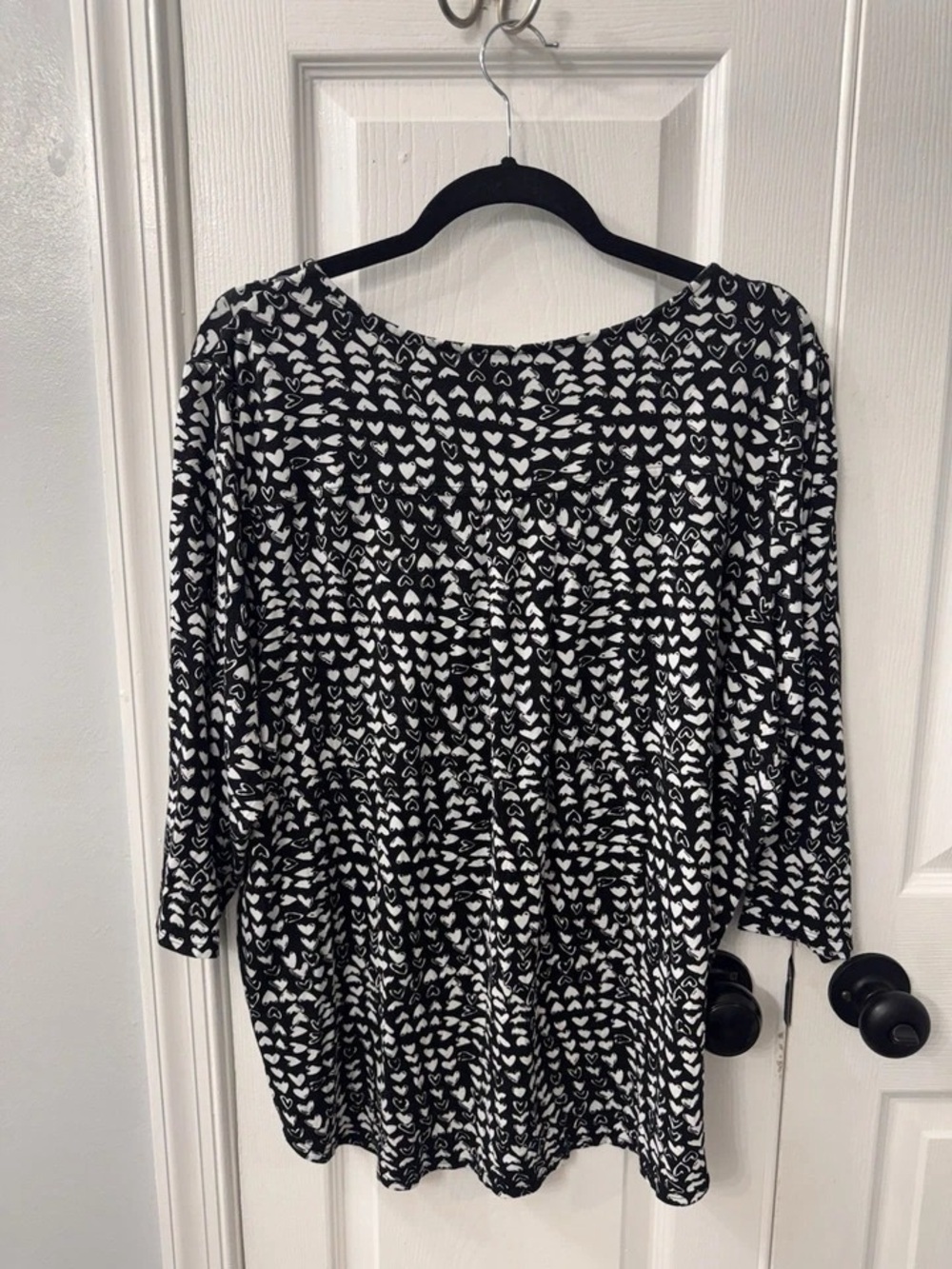 Philosophy Black and White Heart-Pattern Tunic Top - Picture 10 of 11